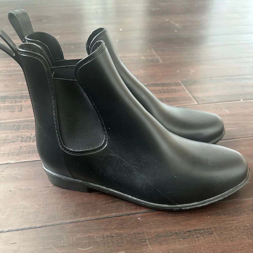 Classic Black Men's Chelsea Boots